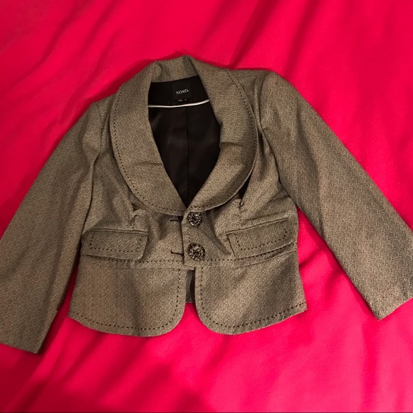 Two piece gray and black juniors suit - Picture 3 of 3